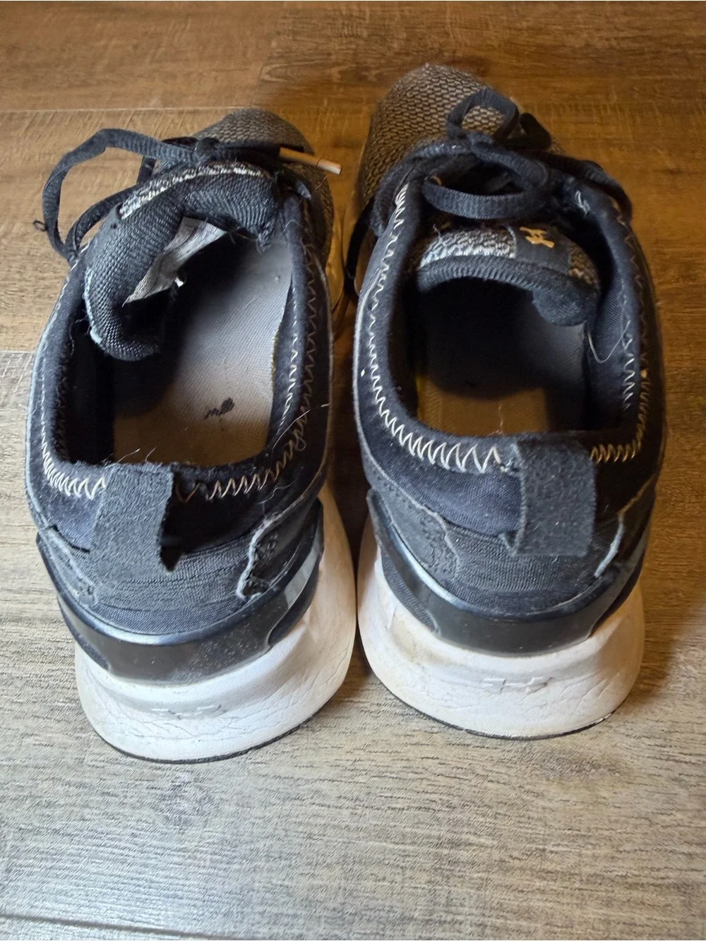 Under Armour Women’s Black and Gray Knit Lace-Up Sneakers - 8